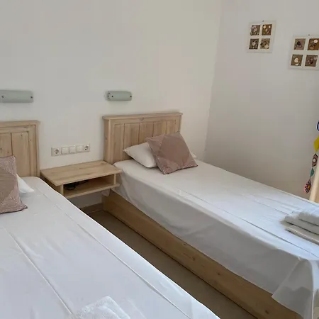 Delikos House