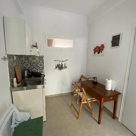 Delikos House לימנריה