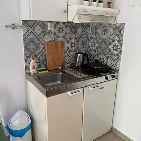 Delikos House
