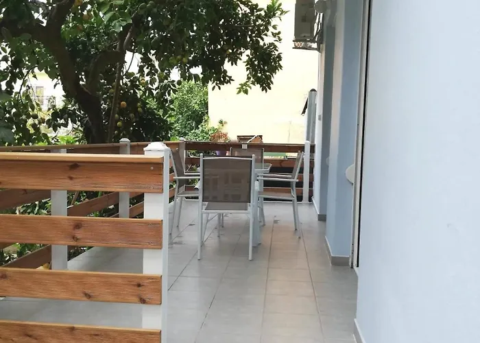 Delikos House